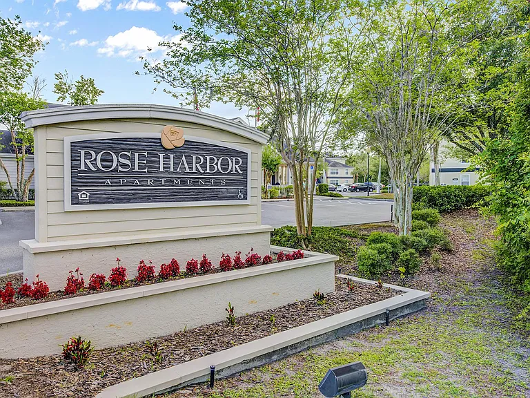 Rose Harbor Apartments — Photo 17