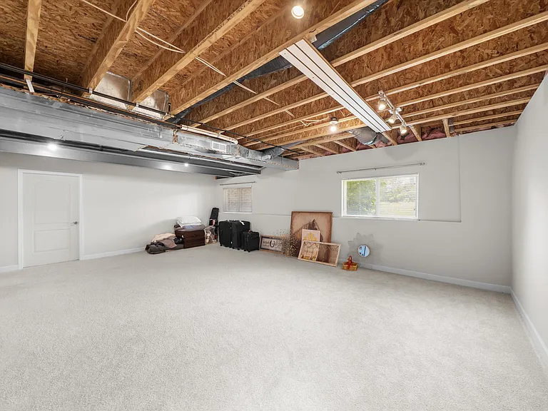 48894 Windfall Rd #1 — Photo 43