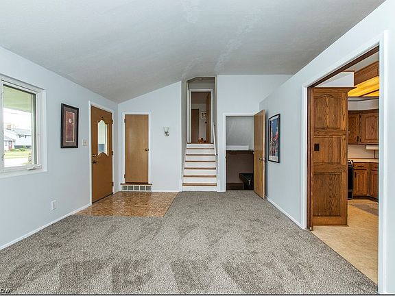 3rd image of 13737 Donald Dr