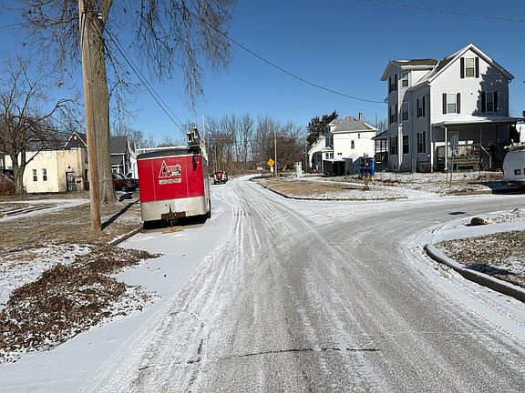 5th image of 305 54th St