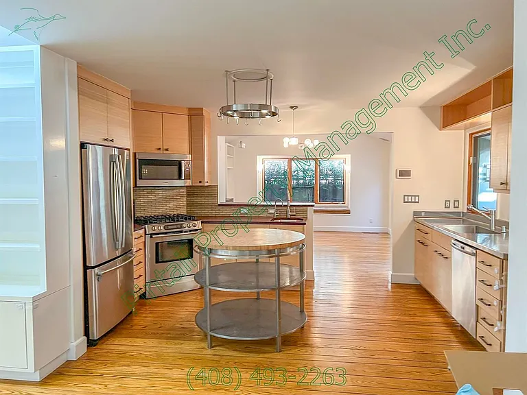 84 Mercy St — Photo 17