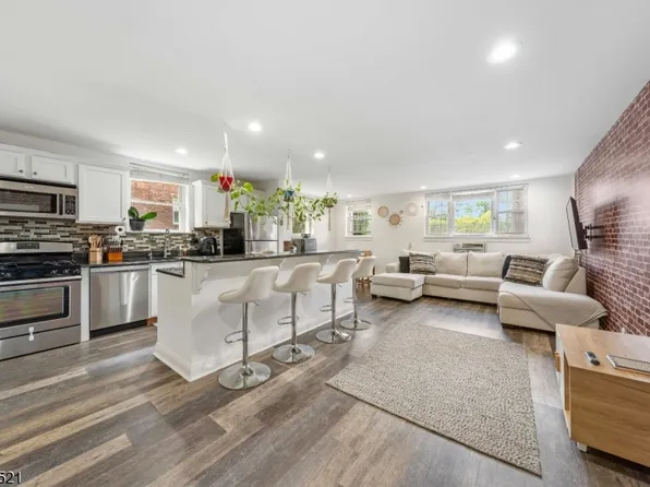 816 W Grand St #1A, Elizabeth City, NJ 07202