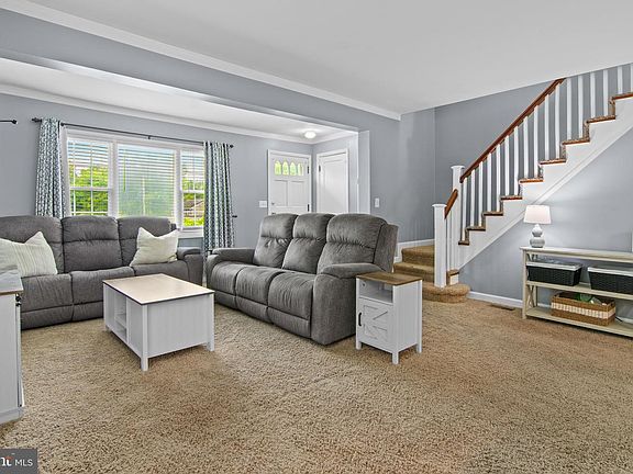 4th image of 8627 Quentin Ave