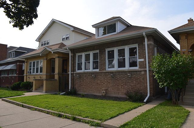 1st image of 4846 W Wellington Ave
