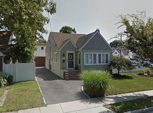2659 Montauk Ave, Merrick, NY 11566