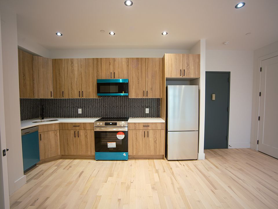 1st image of 126 Winthrop St #4