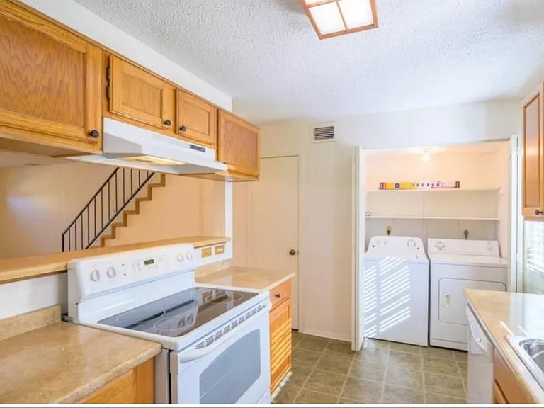 2500 E Park Blvd #P8 — Photo 4
