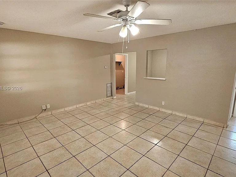 5030 SW 26th Ave #2 — Photo 5