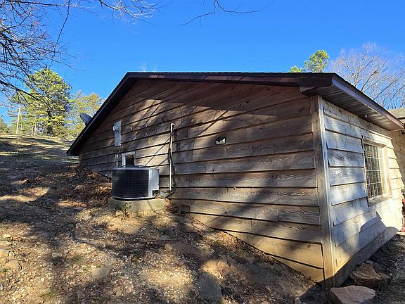 3rd image of 1328 Knob Creek Rd