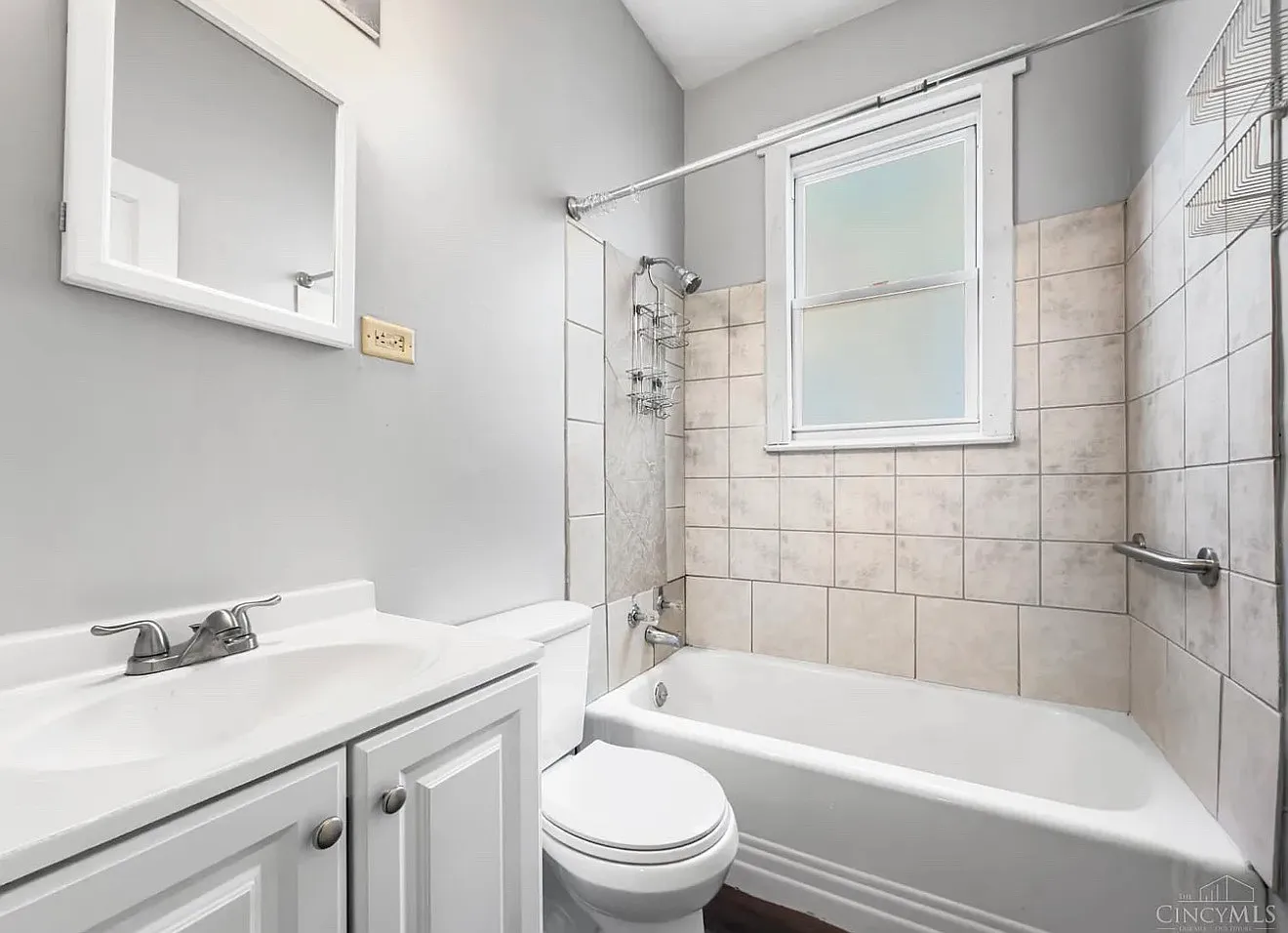 2432 Robertson Ave — Photo 3