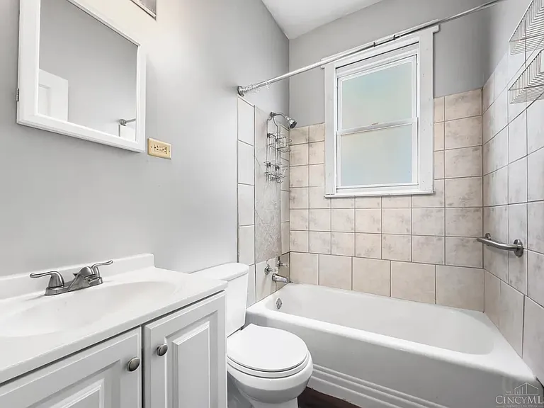 2432 Robertson Ave #1 — Photo 3