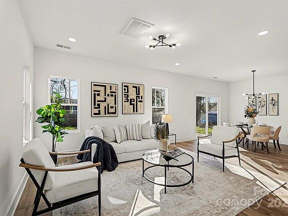 3rd image of 300 Cedarwood Ln
