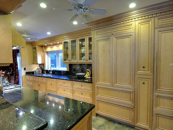 5th image of 3110 W Chapin Ave