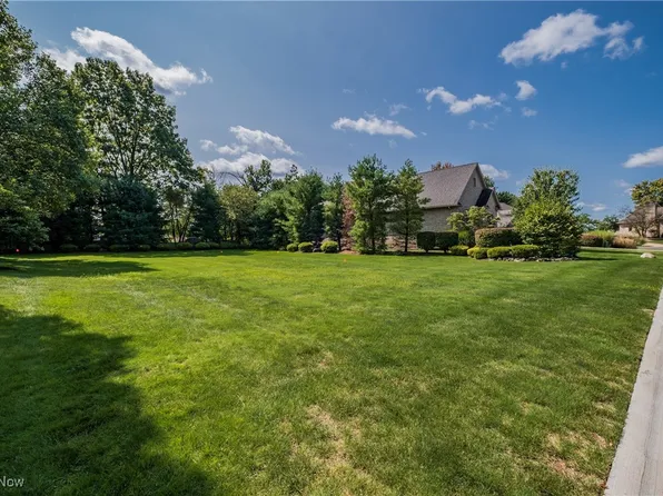 6439 Dunwoody Cir NW, Canton, OH 44718