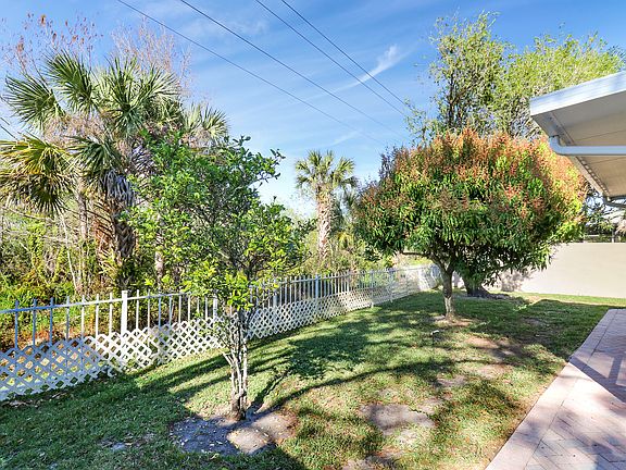 5th image of 7428 SE Waxberry Cir