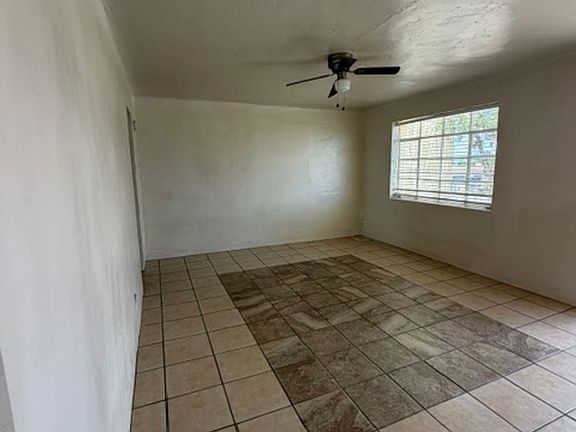 3rd image of 8421 Mercury St #A
