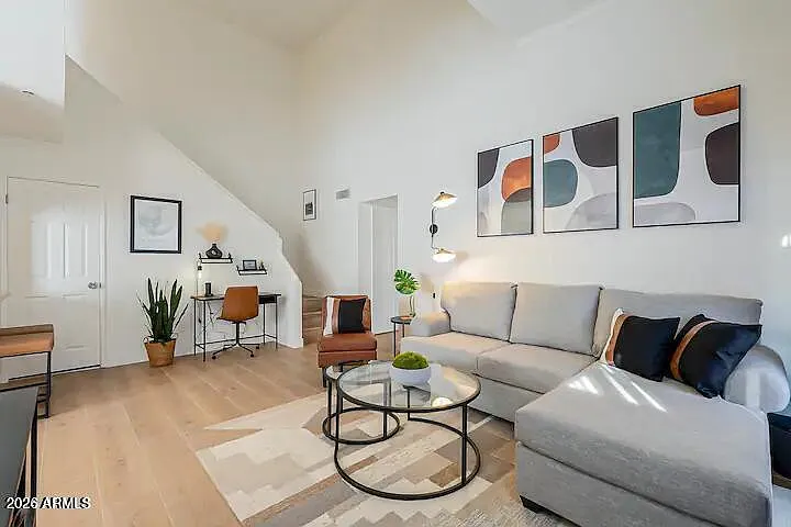 2 bed, 1.0 bath, 962 sqft, $1,950 — Photo 3