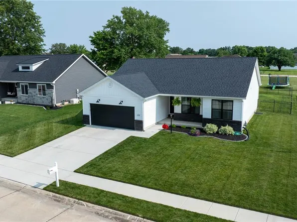 1034 Wolf Creek Ct, Staunton, IL 62088