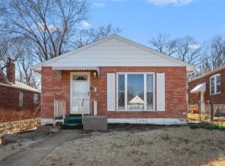 396 Kingston Dr, Saint Louis, MO 63125