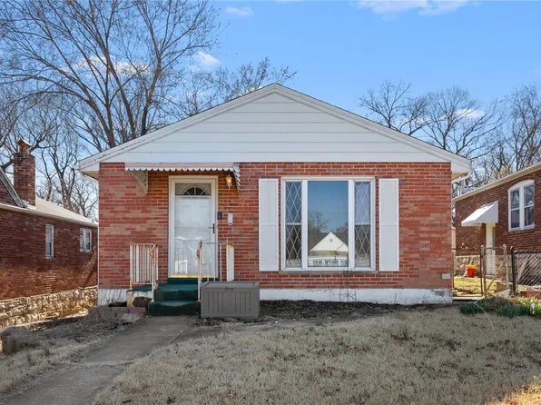 396 Kingston Dr, Saint Louis, MO 63125