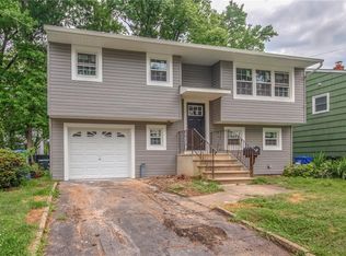 40 Hunt St, Iselin, NJ 08830