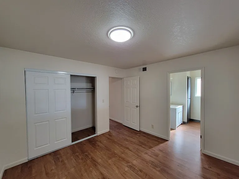 837 & 843 Lake Blvd #833-847 — Photo 9