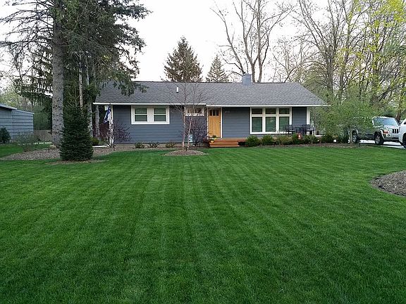 2nd image of 2735 Carmel St