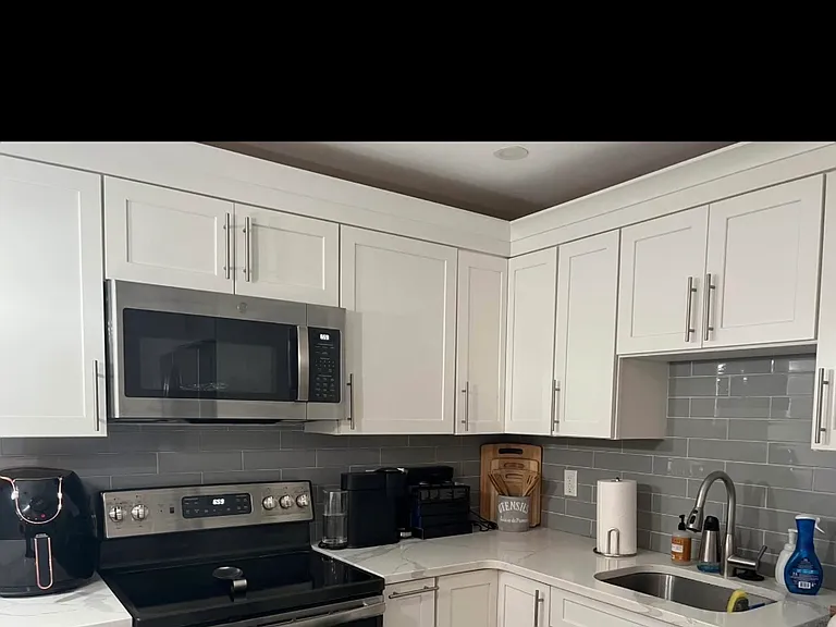 1185 Adams St — Photo 3