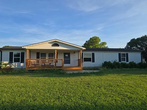 501 W 4th St, Solomon, KS 67480