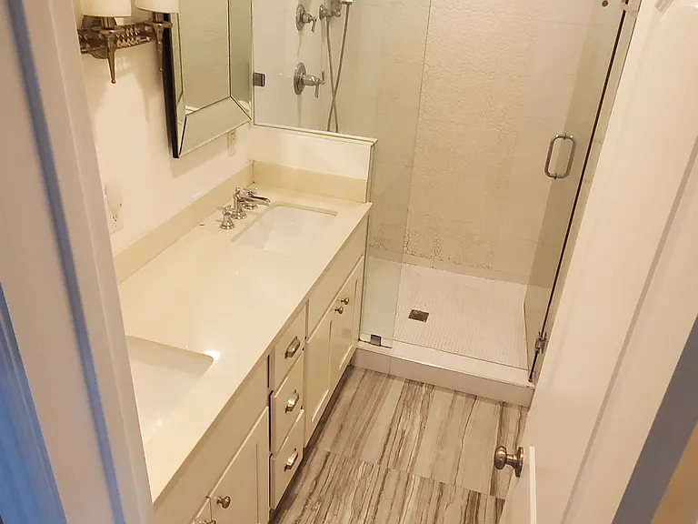 1300 Midvale Ave #309 — Photo 6