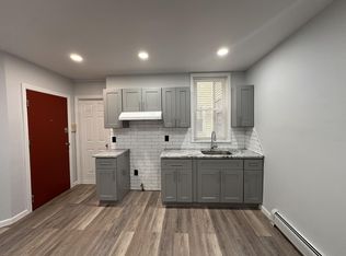 116 W 7th St APT 1, Bayonne, NJ 07002