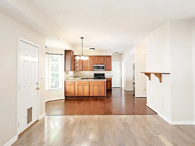 100 Fir Tree Ln — Photo 9