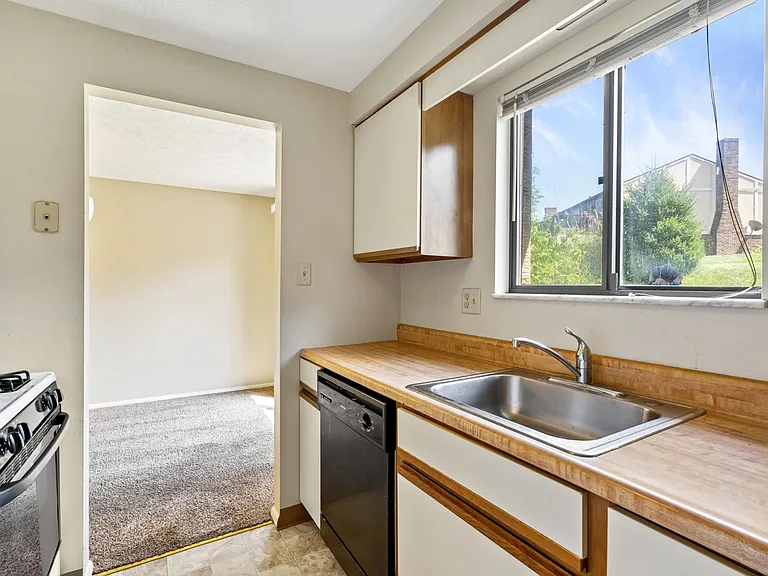 2851 Dolores Dr — Photo 11