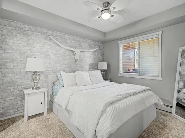 5390 Chappelle Rd SW #105, Edmonton, AB T6W 3K7