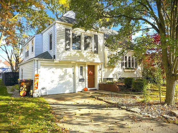 716 E 5th St, Auburn, IN 46706