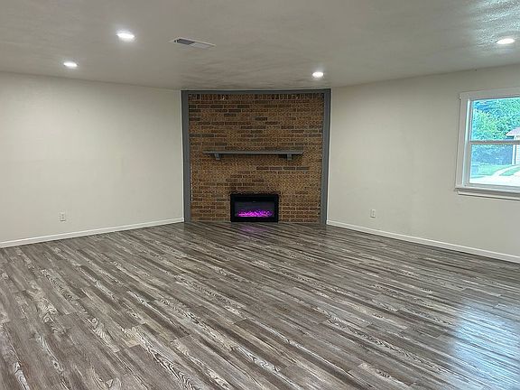 5th image of 3910 Cynthia Ln