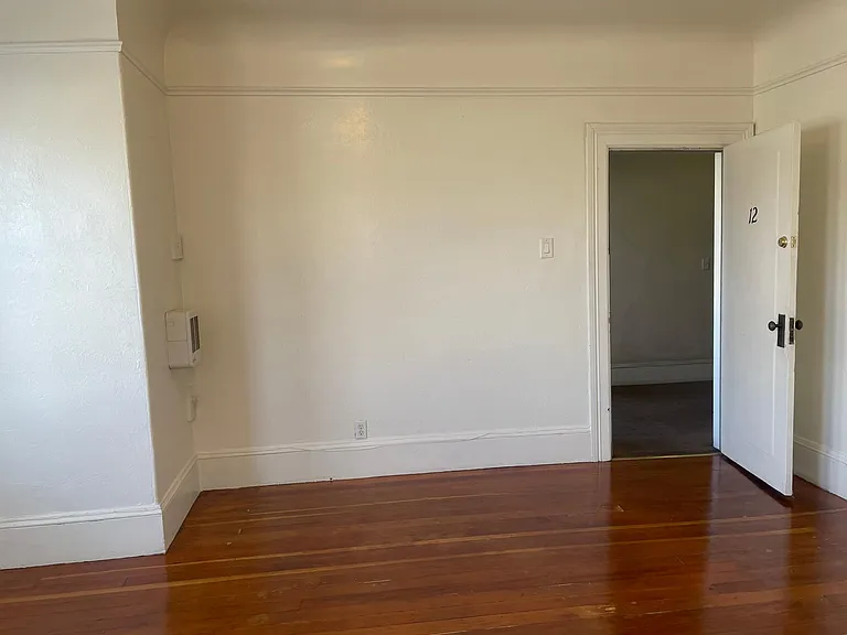 551 W Grand Ave #12 — Photo 5