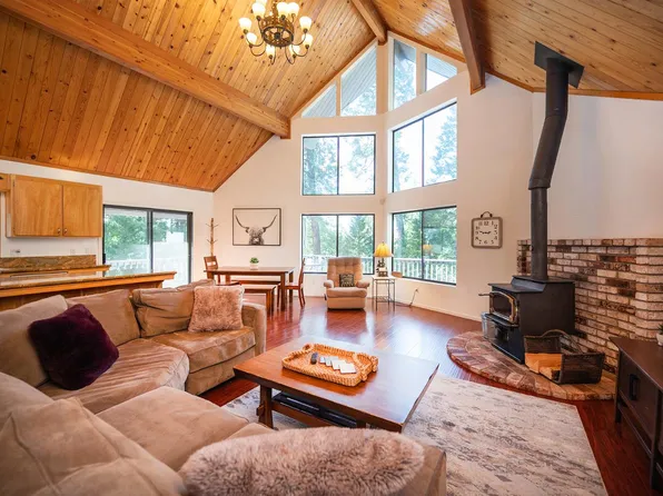 2088 Castlewood Ln, Arnold, CA 95223