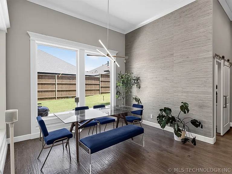 1119 W 86th Pl S — Photo 13