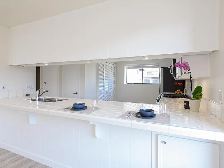 6355 Rancho Mission Rd #4 — Photo 2