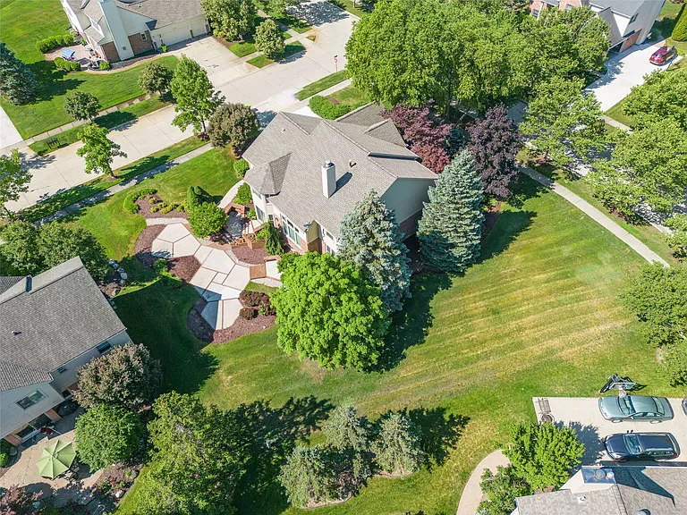24084 Westmont Dr — Photo 49