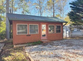 111 Maple Wood Ln, Cleveland, GA 30528