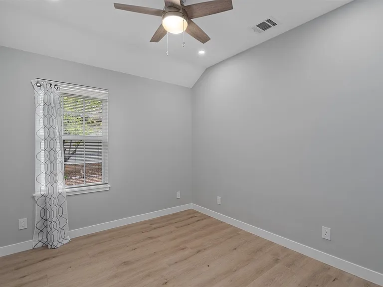 10004 1/2 Gail Rd — Photo 19