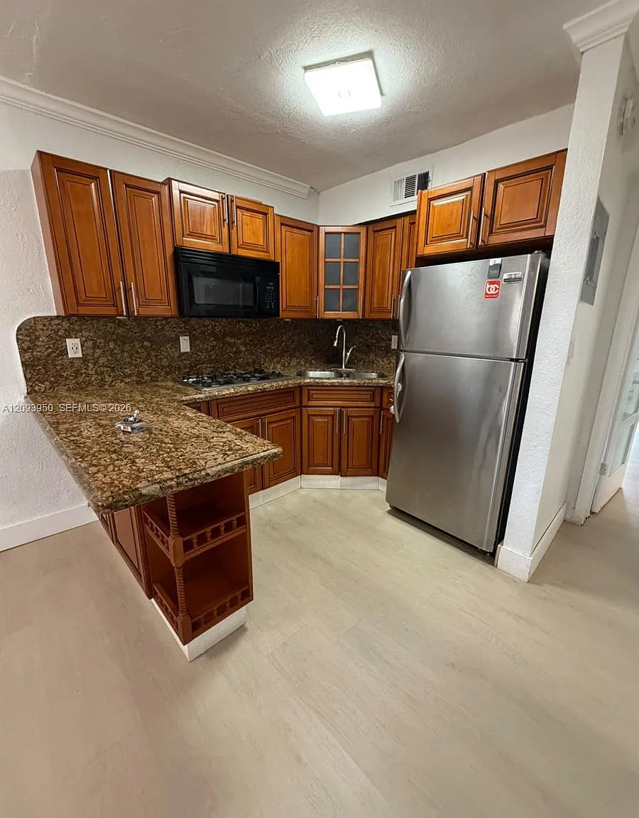 The Kensington Condo — Photo 2