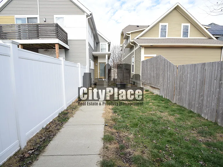 1223 E New York St — Photo 5