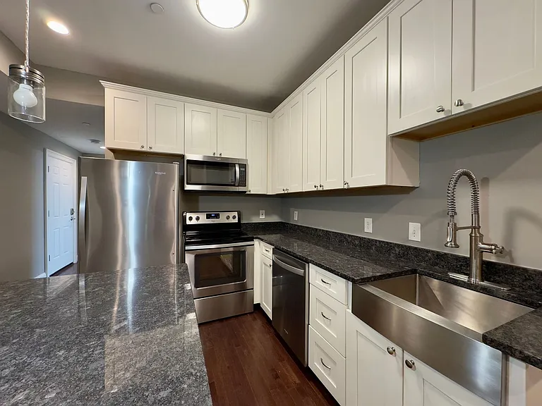 Apartment Units with In-Unit Laundry in Downtown Baltimore, MD! — Photo 43