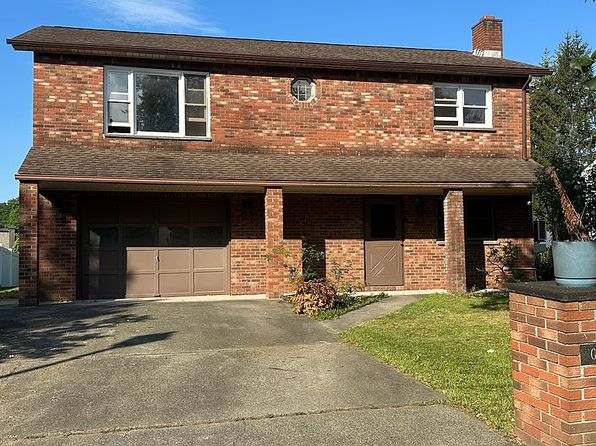7 Hemlock Ln