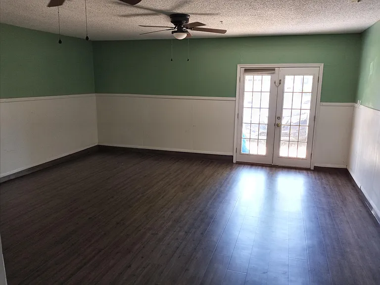 8402 Roan Ln — Photo 16