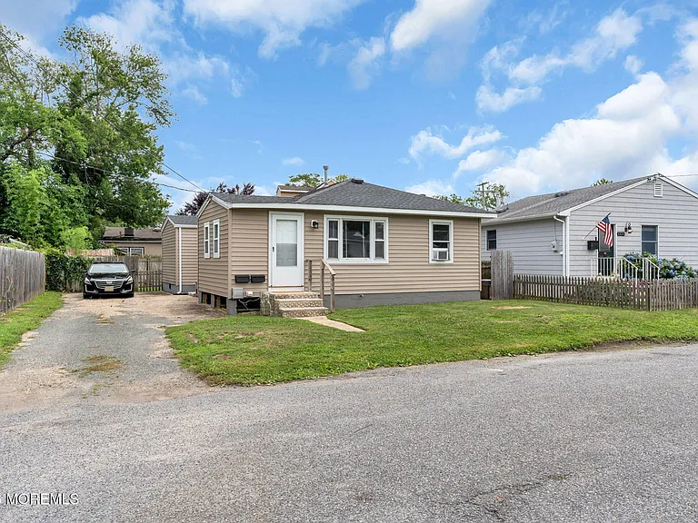 1218 Lister St — Photo 22
