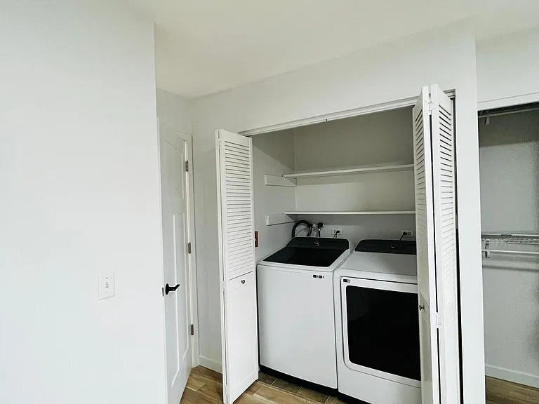 1704 Sussex Walk — Photo 11